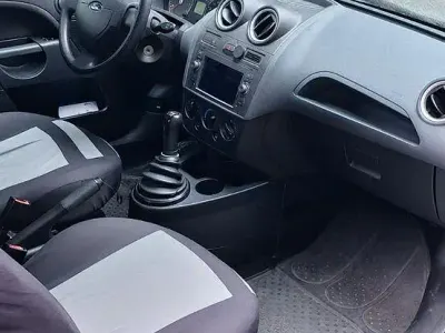 Gebraucht Ford Fiesta Ambiente 69 PS (50 kW) 2006 Kleinwagen