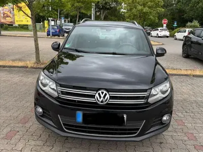 Gebraucht VW Tiguan LOUNGE 150 PS (110 kW) 2015 Schwarz SUV