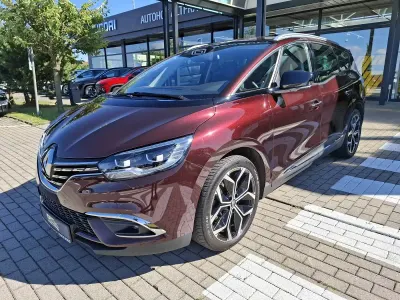 Gebraucht Renault Grand Scénic IV Techno 140 PS (102 kW) 2022 Mangostanrot metallic (rot) Van / Kleinbus