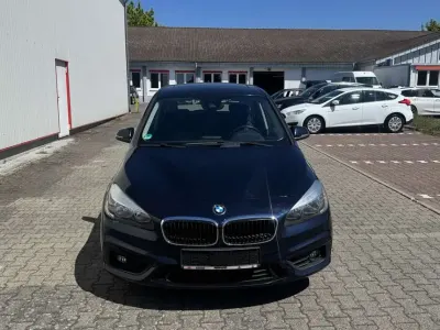 Gebraucht BMW 218 Advantage 136 PS (100 kW) 2015 Blau Van / Kleinbus