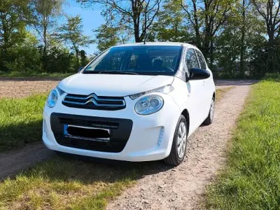 Gebraucht Citroën C1 SELECTION 82 PS (60 kW) 2015 Weiß Kleinwagen