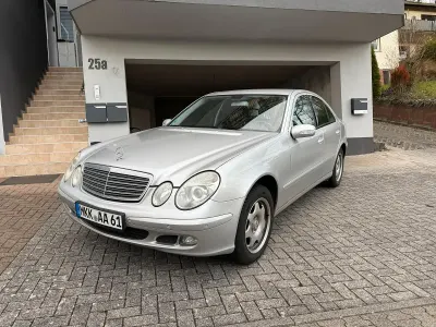 Brugt Mercedes E220 150 HK (110 kW) 2004 Sølv Sedan