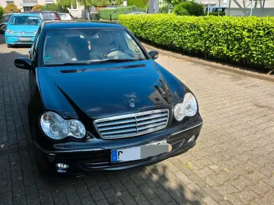 Gebraucht Mercedes C180 Elegance 143 PS (105 kW) 2006 Schwarz Limousine