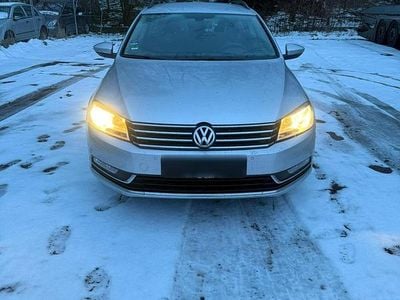 Gebraucht VW Passat 105 PS (77 kW) 2012 Silber Kombi