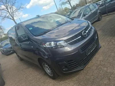 Używany Opel Zafira Life 120 KM (88 kW) 2022 Szary Minivan