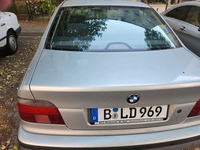 BMW 523