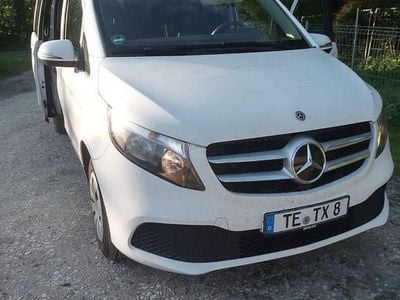 Mercedes V220