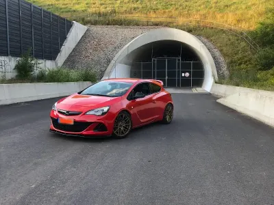 Gebraucht Opel Astra GTC OPC 280 PS (205 kW) 2014 Rot Coupé