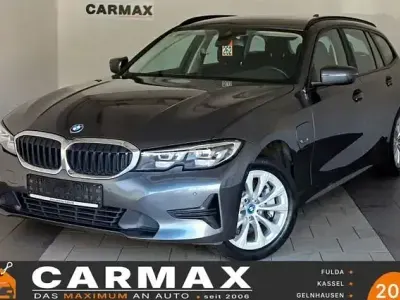 Gebraucht BMW 330e Advantage 252 PS (185 kW) 2022 Grau Kombi