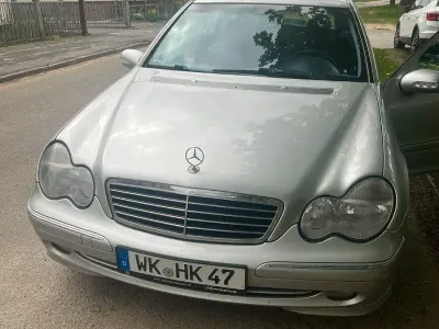 Second-hand Mercedes C200 Avantgarde 163 CP (119 kW) 2002 Argintiu Break
