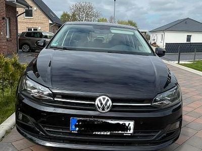 Second-hand VW Polo Comfortline 75 CP (55 kW) 2018 Negru Hatchback