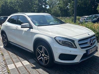 Mercedes GLA220