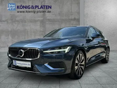 Gebraucht Volvo V60 Plus 253 PS (186 kW) 2023 Blau Kombi