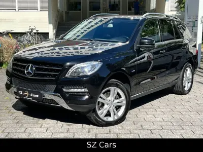 Gebraucht Mercedes ML350 258 PS (189 kW) 2012 Obsidianschwarz SUV