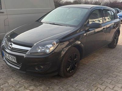 Gebraucht Opel Astra 90 PS (66 kW) 2009 Schwarz Limousine