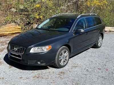 Gebraucht Volvo V70 Summum 163 PS (119 kW) 2010 Grau Kombi