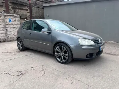 Gebraucht VW Golf IV Comfortline 102 PS (75 kW) 2005 Grau Limousine