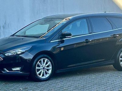 Gebraucht Ford Focus Titanium 120 PS (88 kW) 2016 Schwarz Kombi