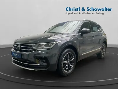 Gebraucht VW Tiguan Elegance 200 PS (147 kW) 2022 Delfingrau metallic SUV