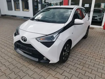 Gebraucht Toyota Aygo Connect Style 72 PS (52 kW) 2019 Weiß Kleinwagen