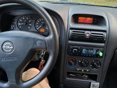 Gebraucht Opel Astra 101 PS (74 kW) 2002 Blau Kombi