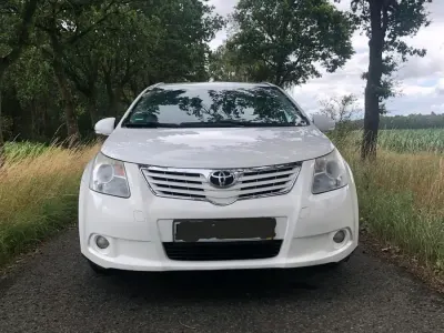 Gebraucht Toyota Avensis T2 150 PS (110 kW) 2009 Weiß Kombi