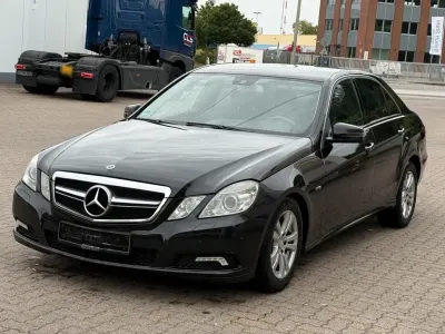 Gebraucht Mercedes E220 177 PS (130 kW) 2010 Schwarz Limousine