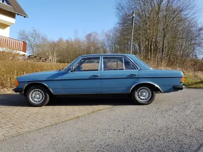 Gebraucht Mercedes 230 136 PS (100 kW) 1981 Blau Limousine
