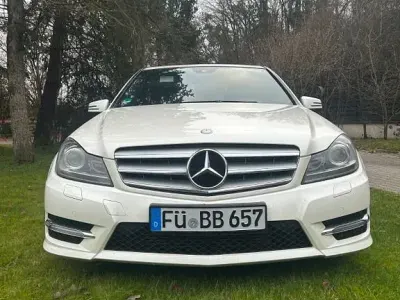 Gebraucht Mercedes C350 Avantgarde 265 PS (194 kW) 2012 Weiß Limousine