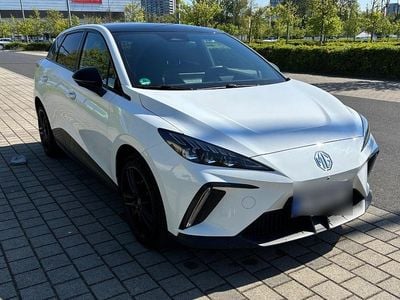Second-hand MG MG4 EV Luxury 150 kW (204 CP) 2023 Alb Hatchback