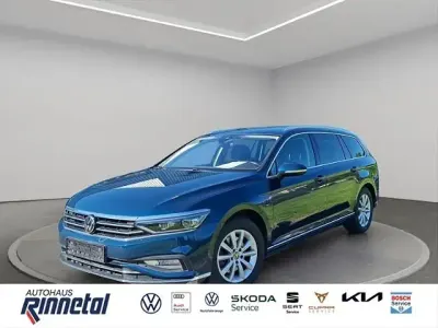 Gebraucht VW Passat Pro 200 PS (147 kW) 2024 Blau Kombi