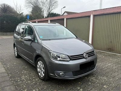 Grau Gebraucht 2013 VW Touran Van / Kleinbus | 4.950 € (Guter Preis)