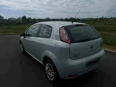 Gebraucht Fiat Punto Evo 77 PS (56 kW) 2012 Weiß Kleinwagen