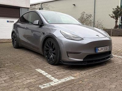 Silber Gebraucht 2022 Tesla Model Y Performance SUV | 38.400 € (Fairer Preis)