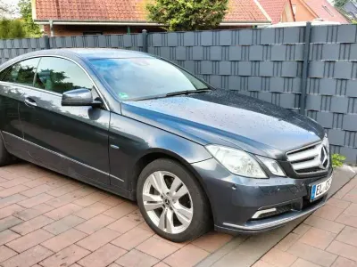 Gebraucht Mercedes E350 265 PS (194 kW) 2010 Grau Coupé