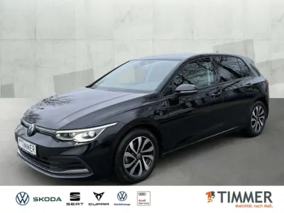 Gebraucht VW Golf VIII Active 150 PS (110 kW) 2022 Deep black perleffekt Limousine