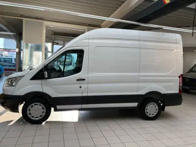 Gebraucht Ford Transit 131 PS (96 kW) 2018 Weiß Van / Kleinbus