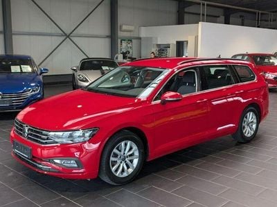 Gebraucht VW Passat Business 122 PS (89 kW) 2023 Rot Kombi
