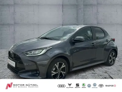 Neu Toyota Yaris Hybrid 116 PS (85 kW) 2026 Grey metallic Kleinwagen