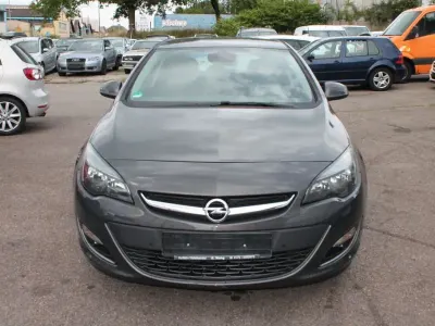 Gebraucht Opel Astra Active 116 PS (85 kW) 2013 Grau Limousine