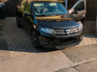 Gebraucht Dacia Sandero 90 PS (66 kW) 2016 Schwarz Kleinwagen
