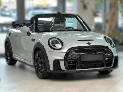 Gebraucht Mini John Cooper Works 178 PS (130 kW) 2021 Weiß metallic Kleinwagen