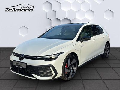 Weiß Neu 2025 VW Golf GTE Limousine | 53.995 €