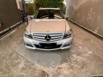 Gebraucht Mercedes C200 Avantgarde 136 PS (100 kW) 2011 Silber Limousine