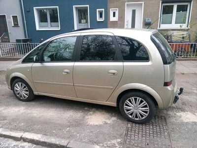Begagnad Opel Meriva 75 HK (55 kW) 2007 Guld Minibuss