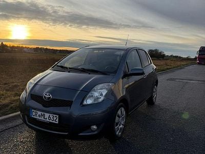 Grau Gebraucht 2009 Toyota Yaris Kleinwagen | 5.999 € (Fairer Preis)