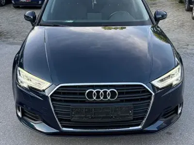 Gebraucht Audi A3 Sport 116 PS (85 kW) 2017 Blau Limousine