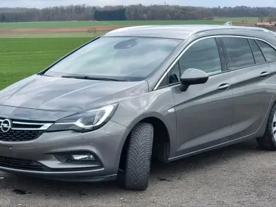 Gebraucht Opel Astra Innovation 160 PS (117 kW) 2017 Grau Kombi