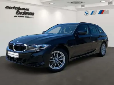 Gebraucht BMW 320e 204 PS (150 kW) 2023 Schwarz ii Kombi