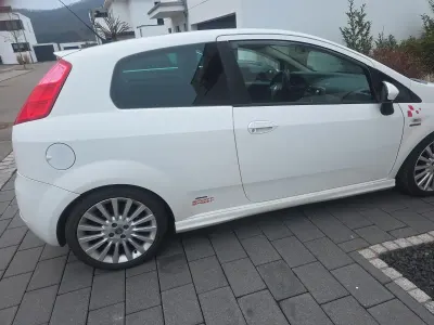 Begagnad Fiat Grande Punto Sport 120 HK (88 kW) 2008 Vit Halvkombi